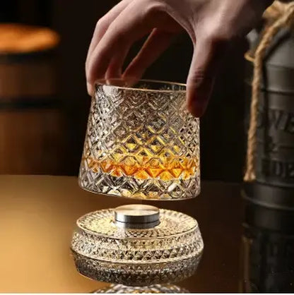 Rotating Whiskey Glass Crystal Whiskey & Rum Glass for Cocktail Parties 360° Rotating Base Premium Crystal Elegant Modern Design Comfortable Grip Stable Spin Versatile Drinkware