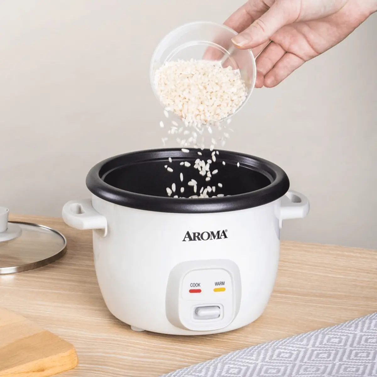 Smart Insulated Rice Cooker Mini Rice Cooker AROMA 4-Cup Cooked Rice White, Cream, or Pink Approx. 1L ARC-302NG