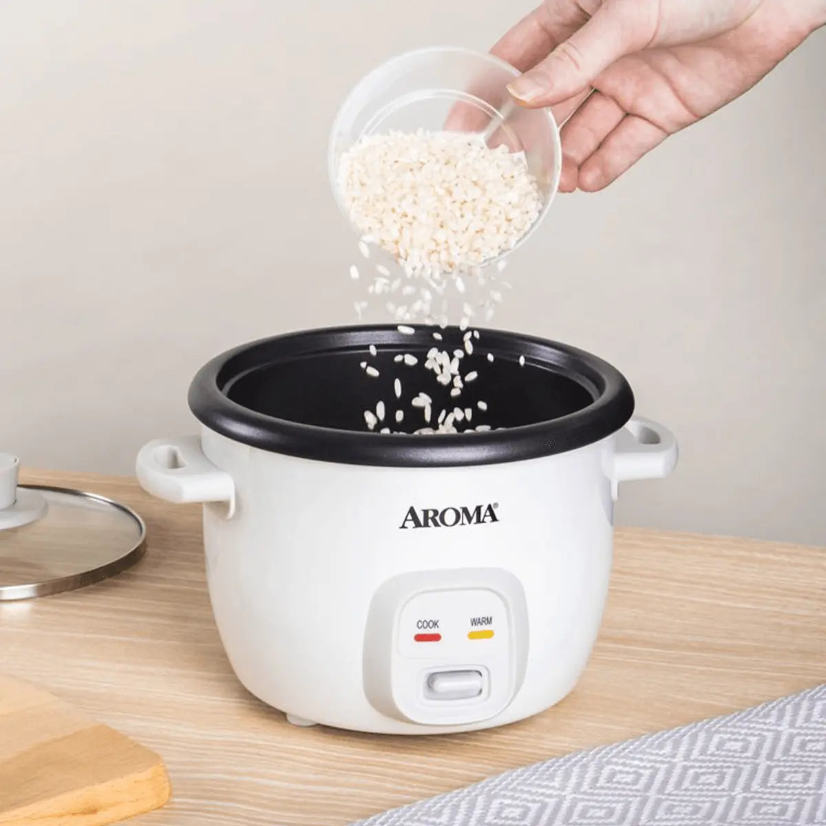 Smart Insulated Rice Cooker Mini Rice Cooker AROMA 4-Cup Cooked Rice White, Cream, or Pink Approx. 1L ARC-302NG